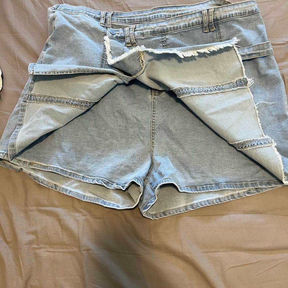 Jean skort - Picture 2 of 3